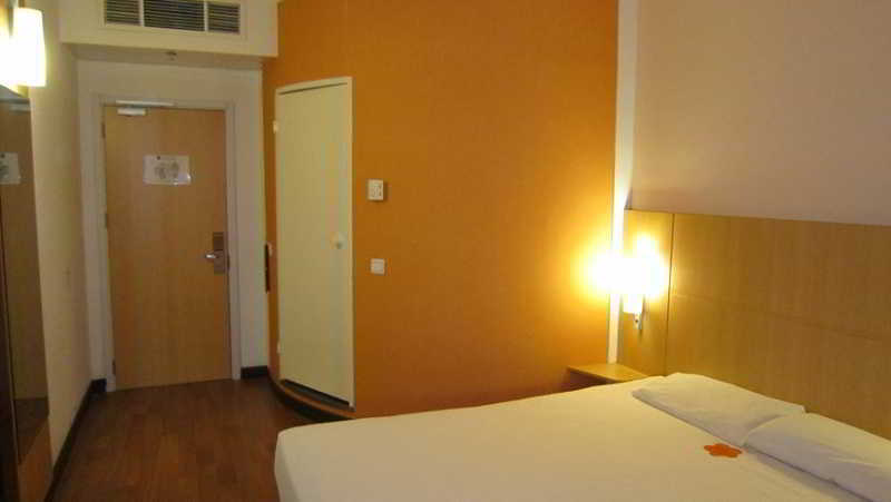 Ibis Qingdao Ningxia Road Hotel Ngoại thất bức ảnh