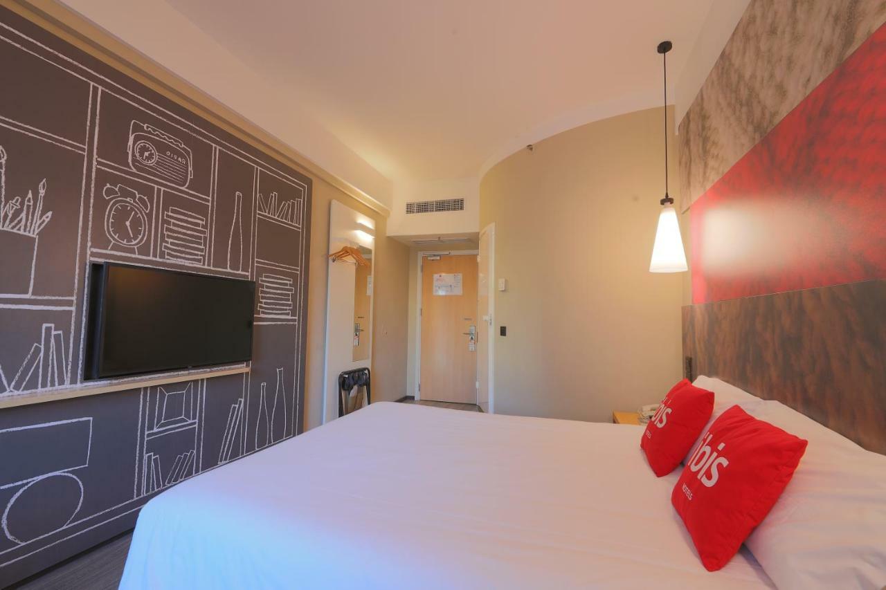 Ibis Qingdao Ningxia Road Hotel Ngoại thất bức ảnh